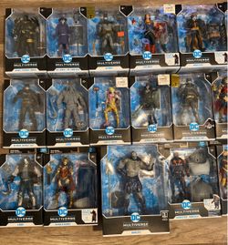 DC MULIVERSE