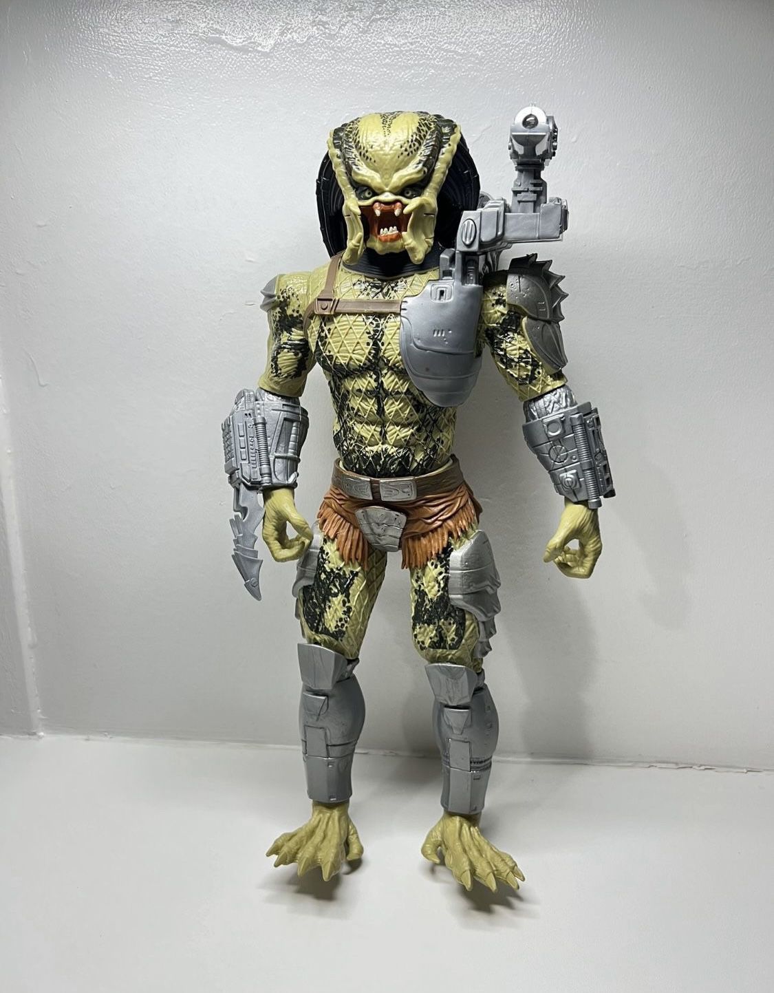 Lanard Predator 12" Poseable Figure with Open Action Jaw 2020Collection