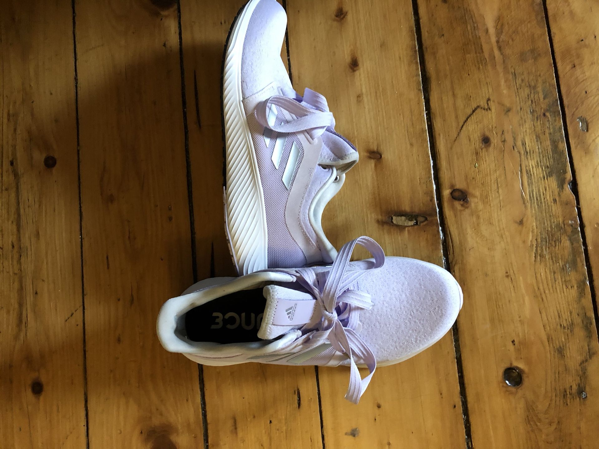 Women’s sneakers