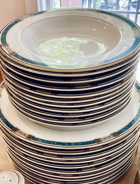 Mikasa Golden Legacy China Celtic Malachite Green 12 Rim Soup Bowls