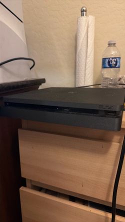 PS4 black