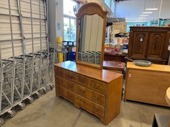 STANLEY Vintage French Provincial Style 7 Drawer Dresser with Arched Mirror and Floral Scrollwork Accents