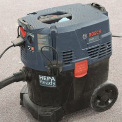 Bosch 9 Gallon Dust Extractor 