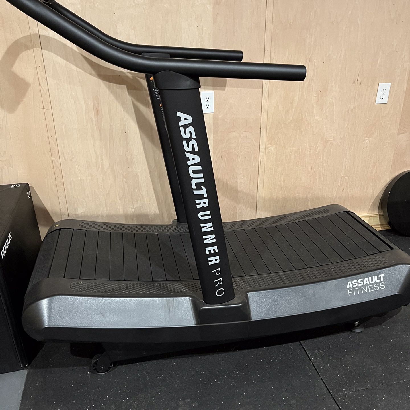 Assault Runner Treadmill for Sale in Matthews NC OfferUp