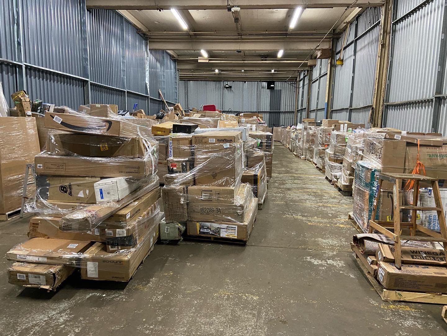 Amz Wholesale Liquidation Pallets $325 To $800 Contact Me To Come Look
