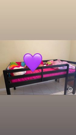 PICK UP- twin size bed for child - disassembled