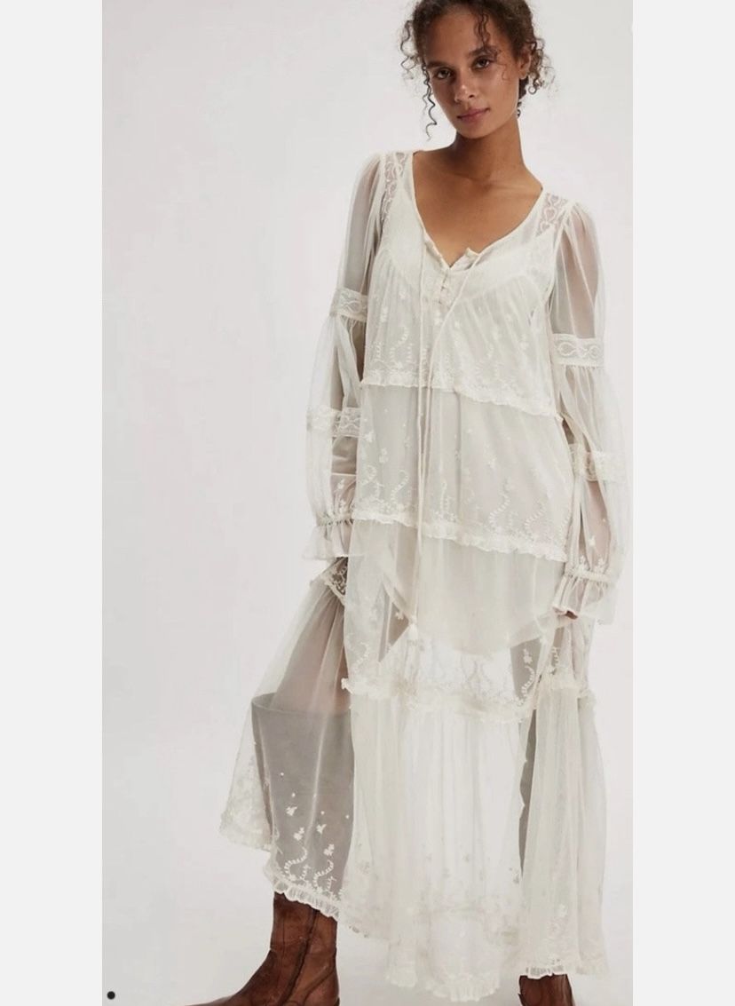 Brand New Woman’s Free People brand white Lace Dress Up For Sale 