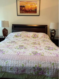 Rare bedroom set with plenty of storage space