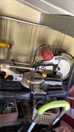 Compound miter saw. Brand. Chicago