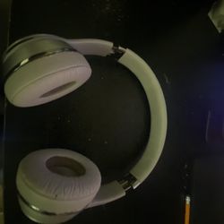 White Beat Solo 3s