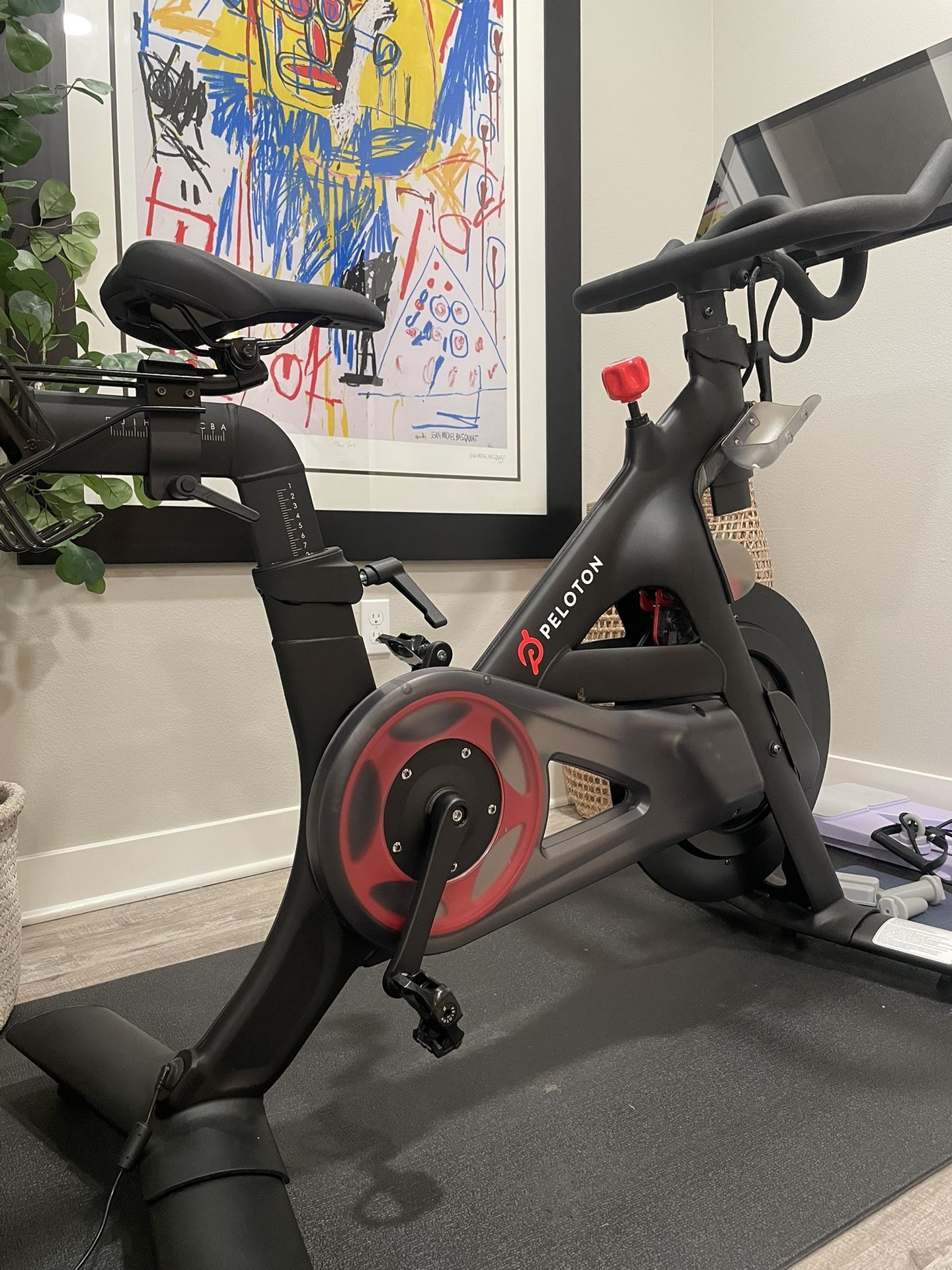 Peloton Bike With 22in Screen