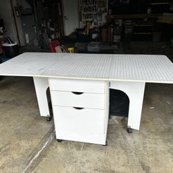 🧵🪡 Rolling Sewing / Cutting Table with Grid Top & Storage 