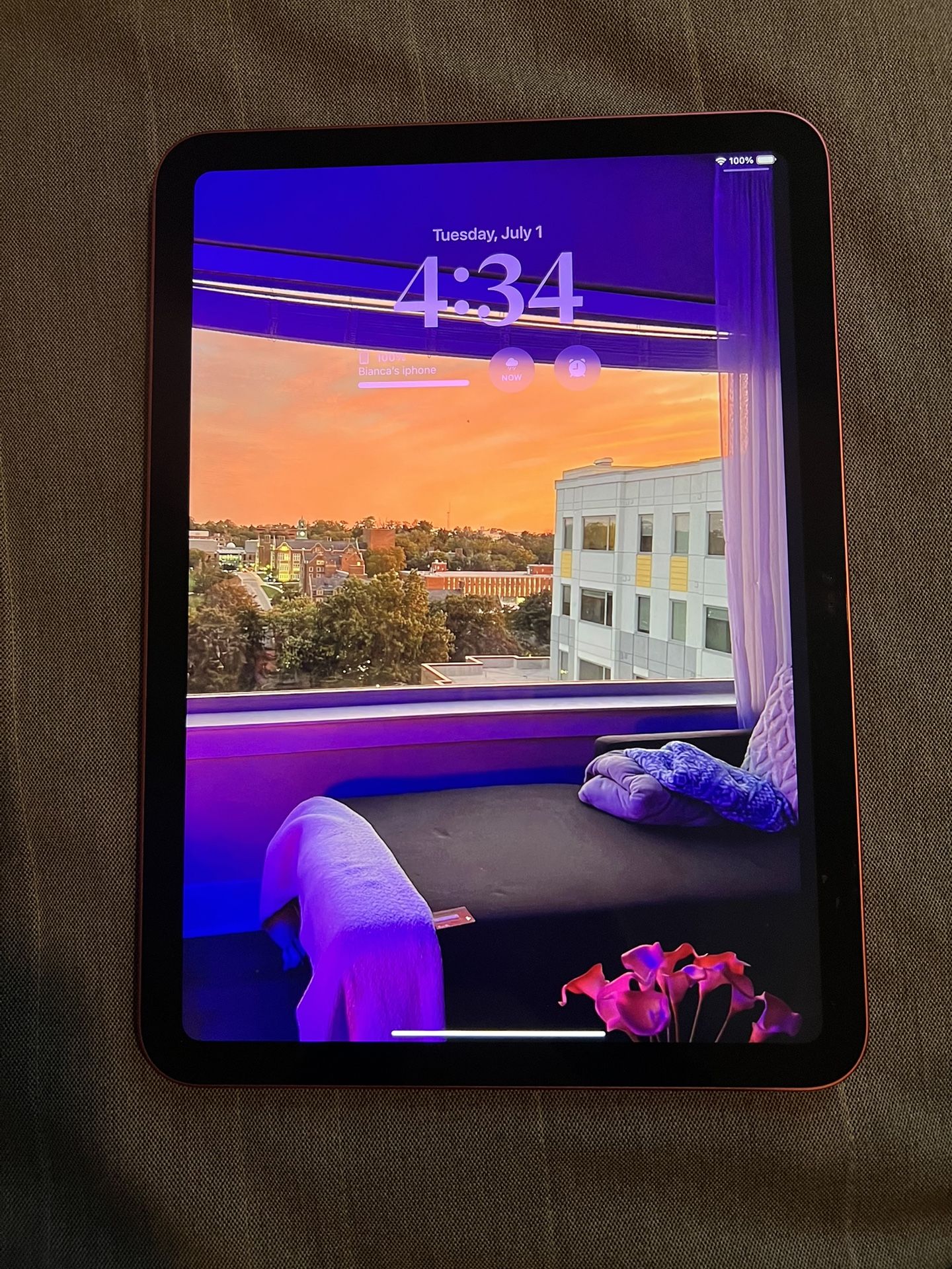 iPad Air Pink And Apple Watch SE