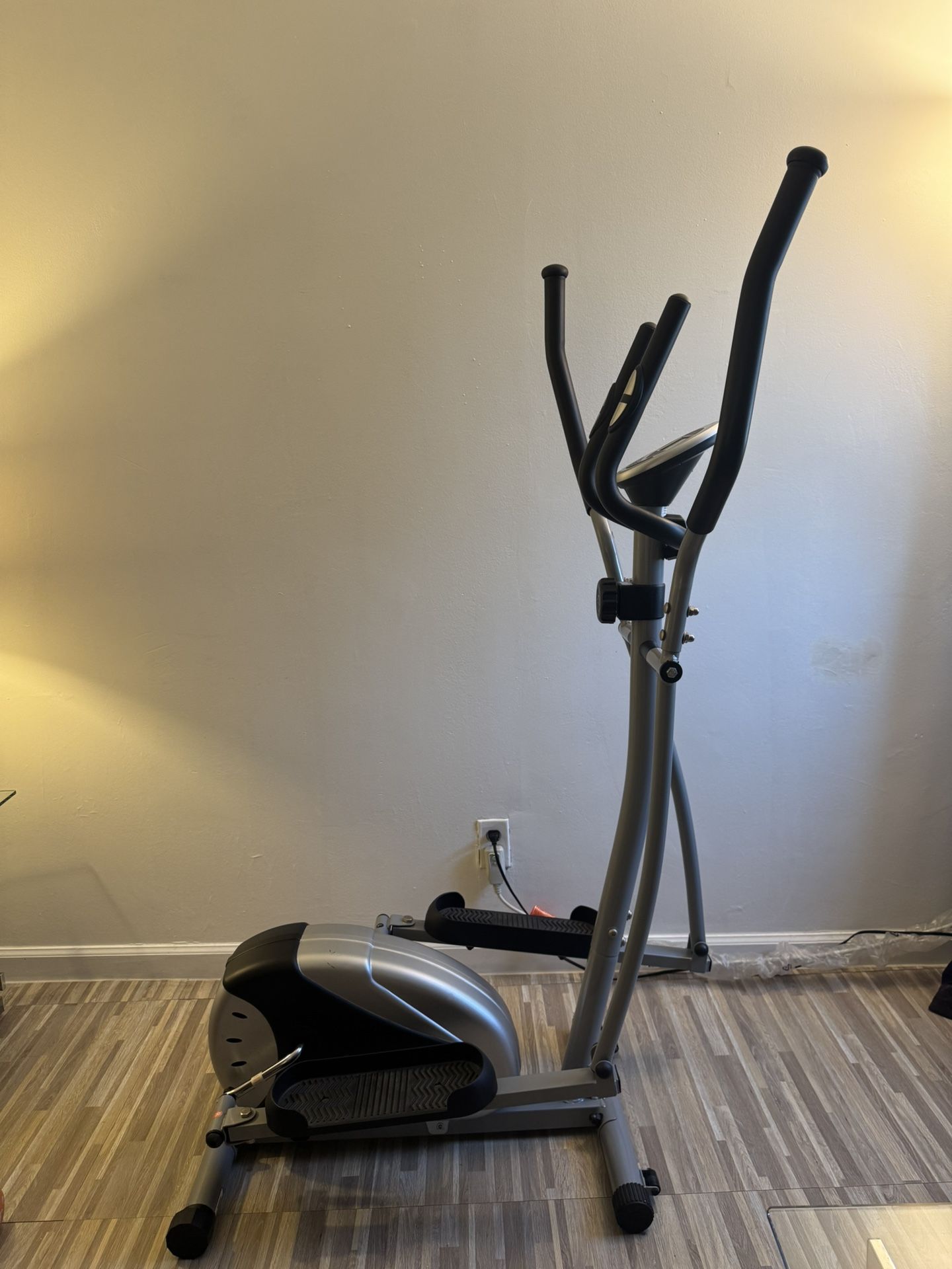 Sunny Health & Fitness Elliptical 