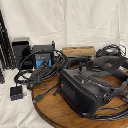 Valve Index PC VR Headset and Controllers - Full Kit With 1 Vive Tracker