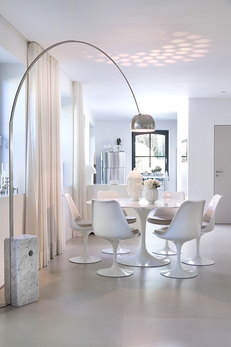 White Round Table With 5 Seats
