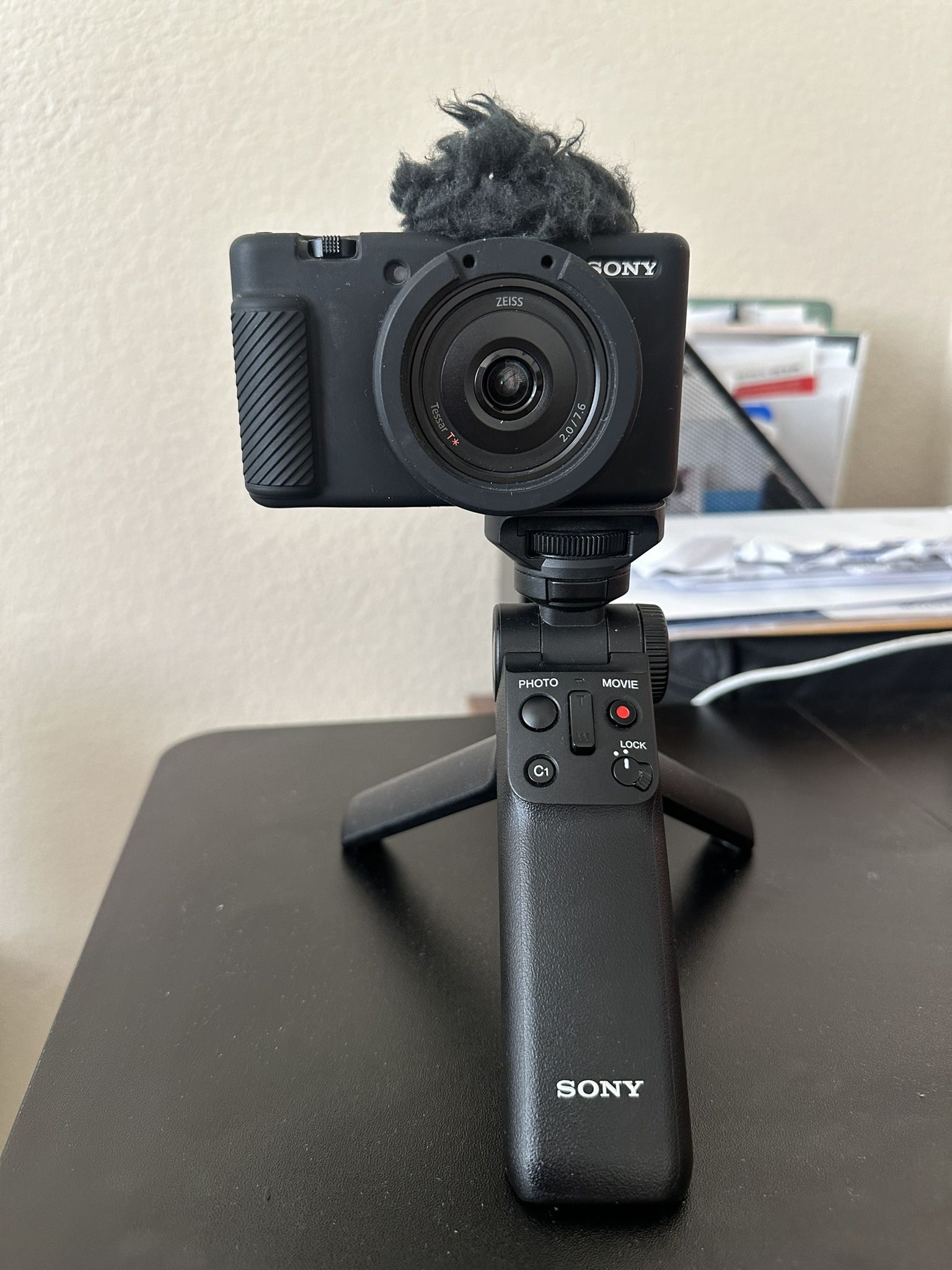 Sony ZV-1 Vlogging Camera w/Bluetooth Tripod 