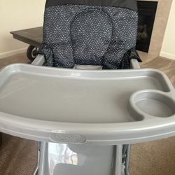 high chair for sell brand new $25