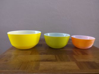 3 Piece Colored Baking/Mixing Glass Bowls