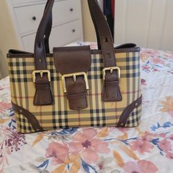 Real And Beautiful Hand Bag