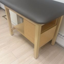 BRAND NEW Taping table 