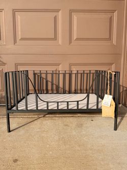 🐶 🛏️ NEW For Pets Only Black Metal Pet Bed Frame HomeGoods