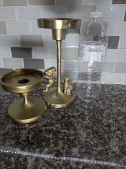 2 candeleros de metal