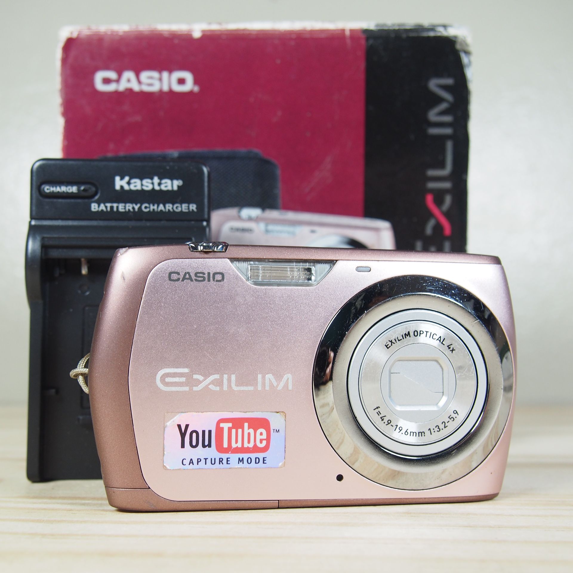 Pink Casio Camera Casio Exilim EX-Z80 Digital Camera (Vivid Pink