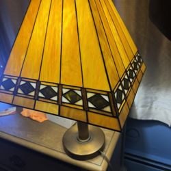 Beautiful Lamp ..Like New