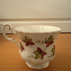 ROYAL ALBERT BONE CHINA "FROM SEA TO SEA" CANADA COFFEE/TEA CUP
