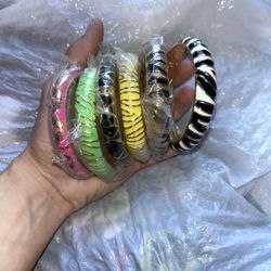 Jewelry - Necklaces & Bracelets 
