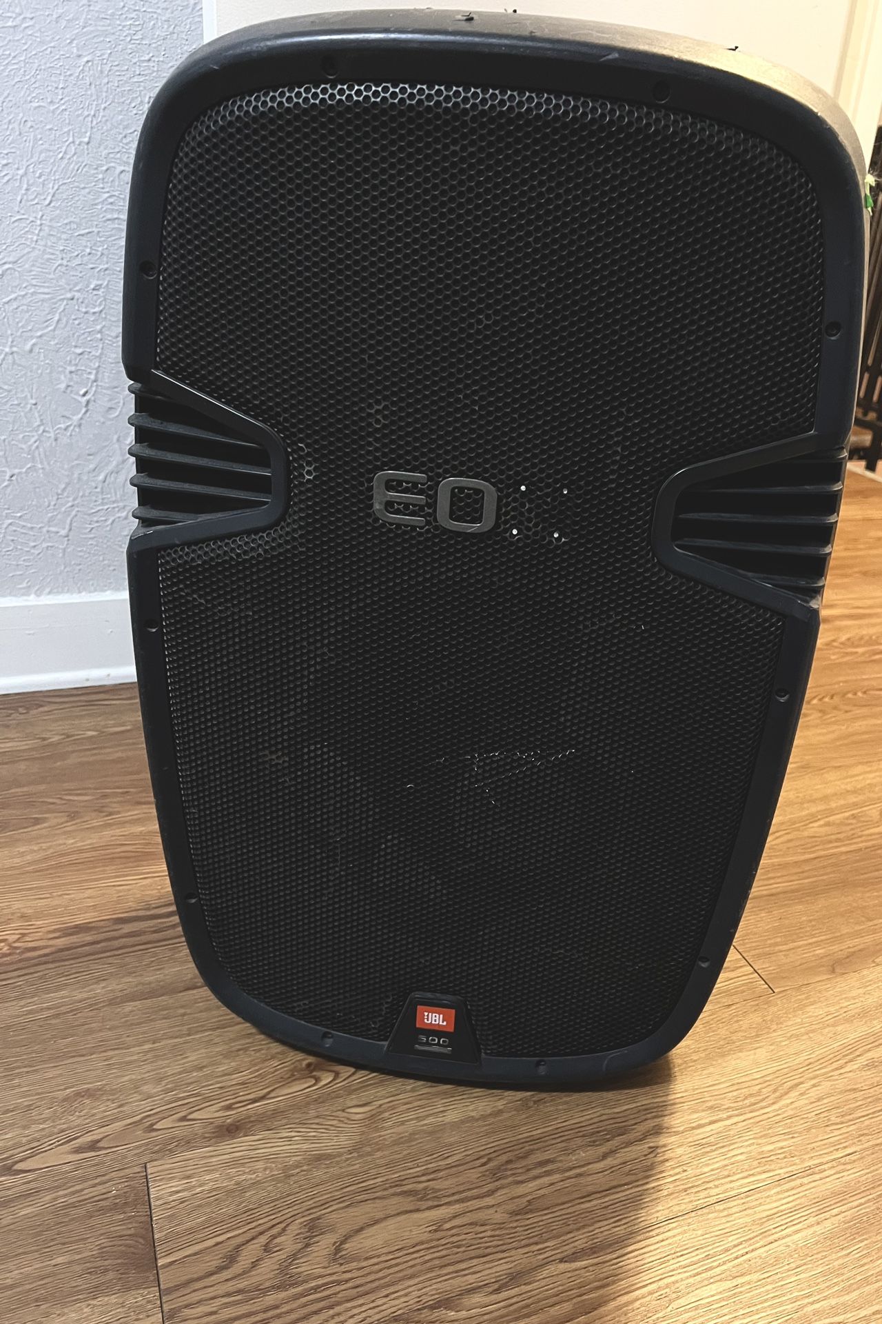 JBL EON 515, Professional Speaker, Portable Self-Powered 15”, 2-Way, Bass-Reflex Design, Live Music