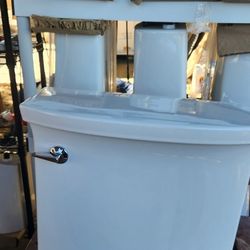 (NEW)$30 Tank Elmbrook 3 screws from KOHLER 