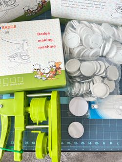 MK.Bear 58mm Button Maker Machine Kit – 100 Blanks Included