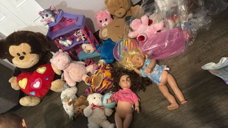 Lot Of Toys, Soundsa Nd Lights, Dolls, House, Accesories, Pillows And More
