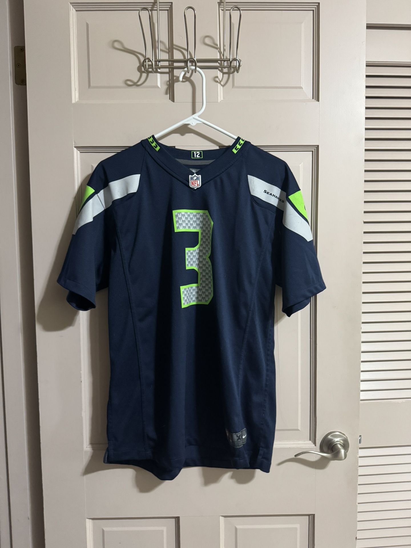 Kids Seattle Seahawk Russell Wilson 3 NFL Jersey Size XL