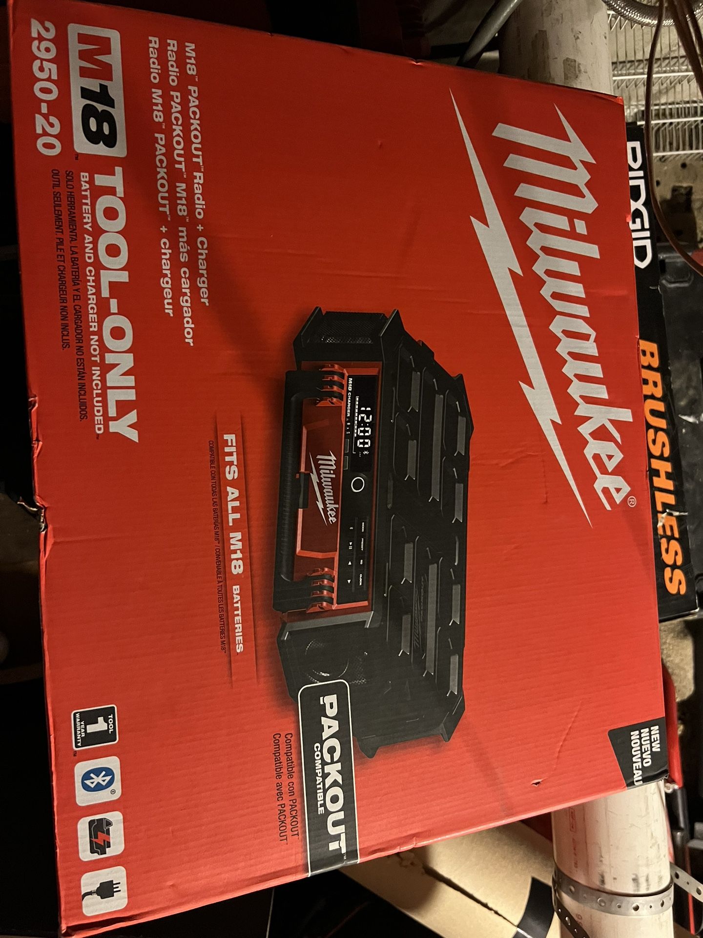 Milwaukee Packout Radio/charger