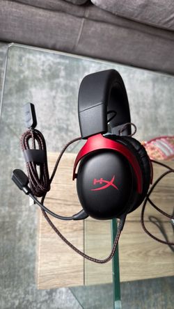 HyperX Cloud III headset