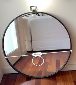 Circle mirror
