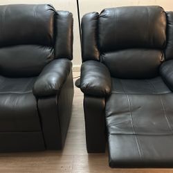 Sanie 37.8" Faux Leather Manual
Recliner - 2 items  ( Like New)