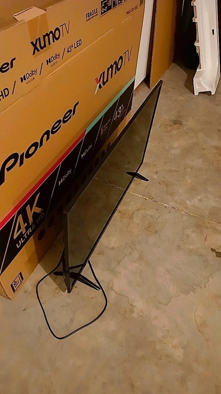 TCL 32 inch HD TV 
