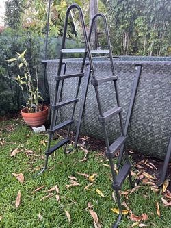 52” Pool Ladder