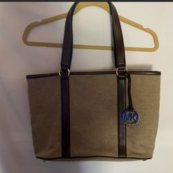 Michael Kors Canvas & Leather Luggage Large EW Summer Tote Bag
