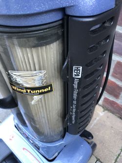HOOVER WINDTUNNEL VACUUM CLEANER LIKE NEW,ALL ACCESSORIES INCLUDED