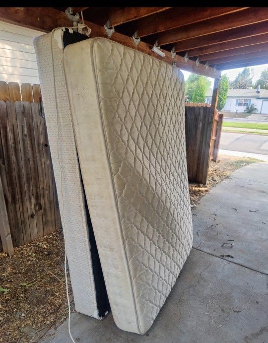 Free Queen Box Spring And Mattress 