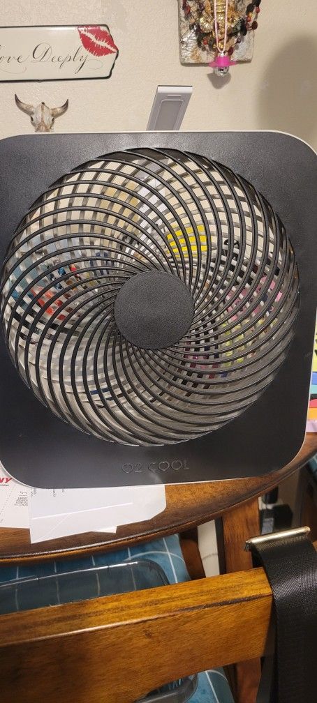 TABLE FAN WORKS GREAT WITH DIFFERENT SPEEDS