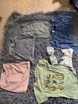 Women’s assorted clothing small