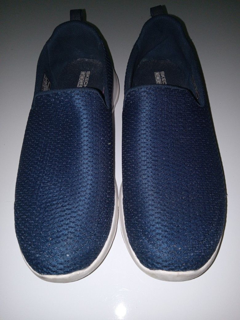 SKECHERS SLIP-ON SNEAKERS WOMAN'S SIZE 8