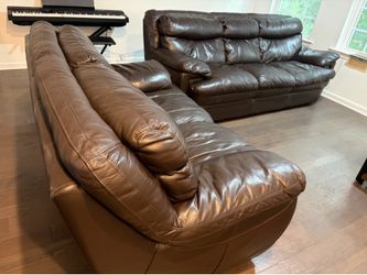 Bob's Leather Sofa Set (3-Seater & 2-Seater Loveseat) – Fair Lawn