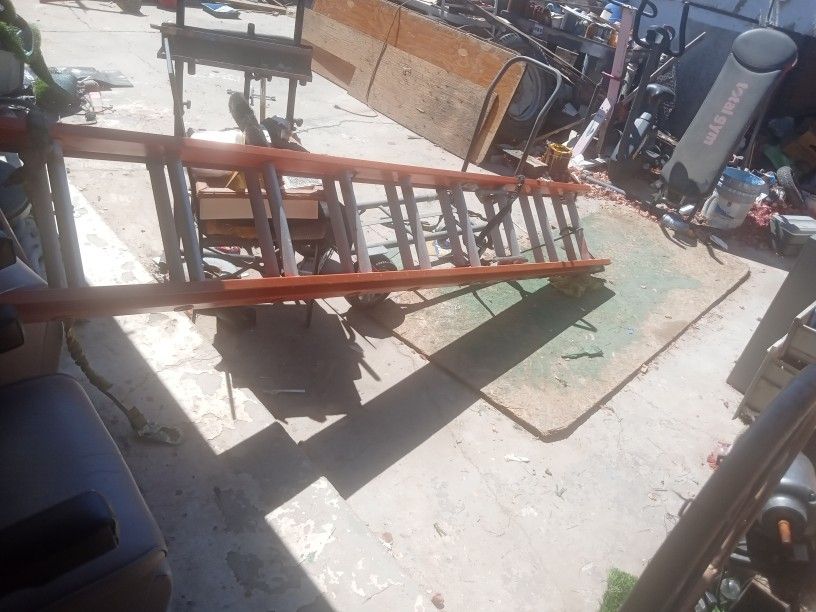 Louisville 32' Ladder $140